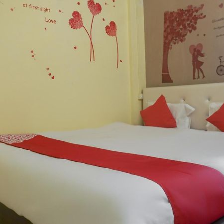 Hotel O R K Hotel Pimpri-Chinchwad Exteriör bild