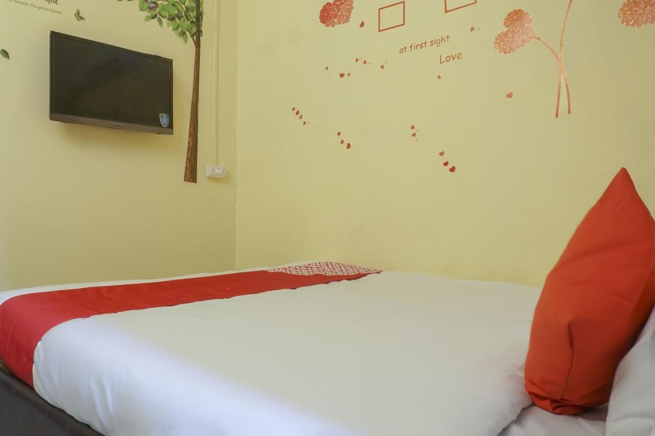 Hotel O R K Hotel Pimpri-Chinchwad Exteriör bild