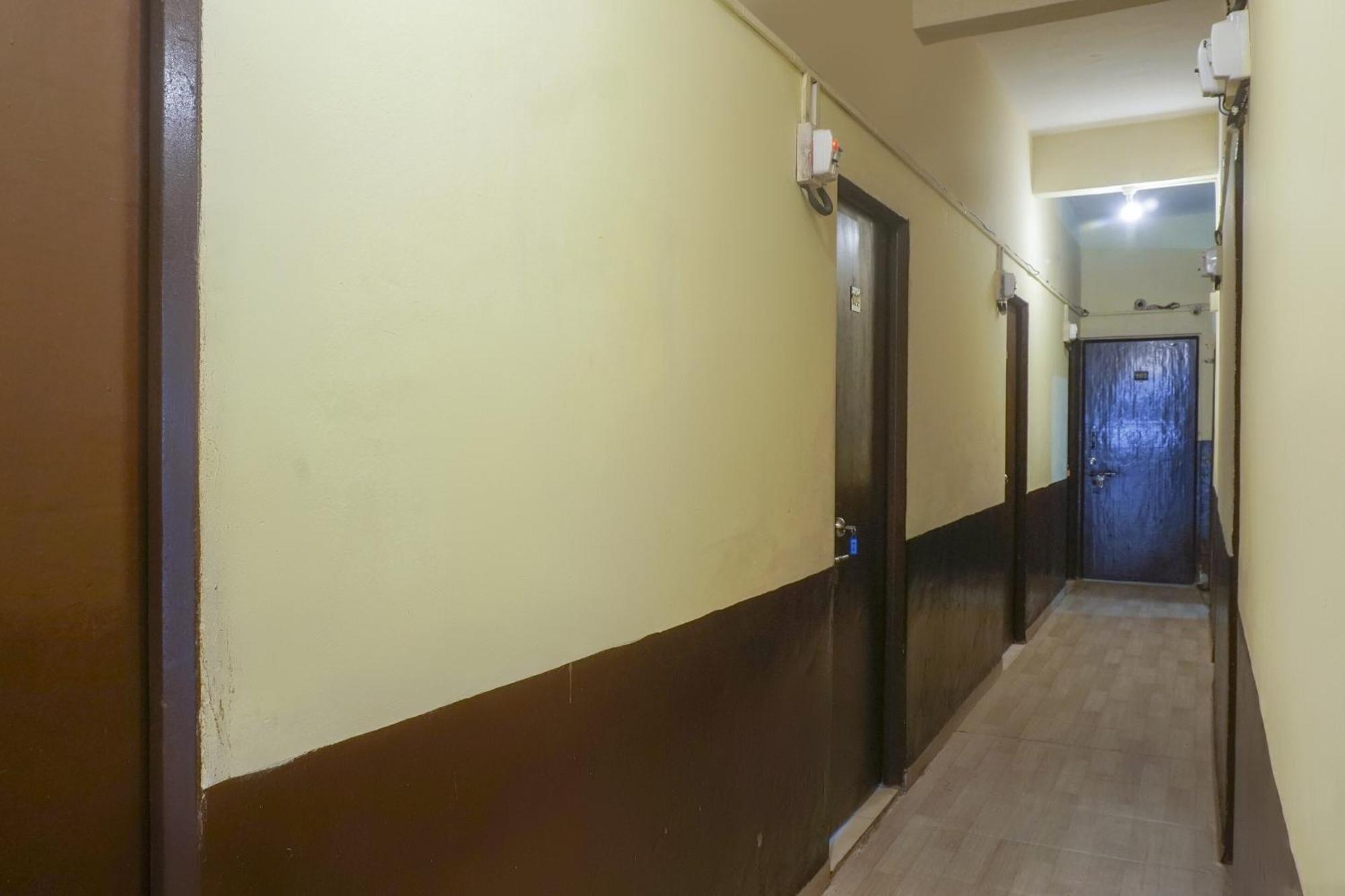 Hotel O R K Hotel Pimpri-Chinchwad Exteriör bild