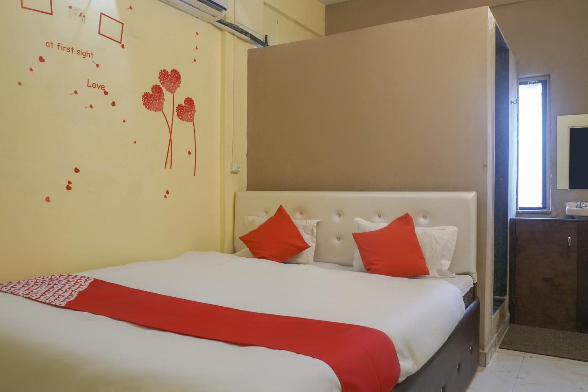 Hotel O R K Hotel Pimpri-Chinchwad Exteriör bild