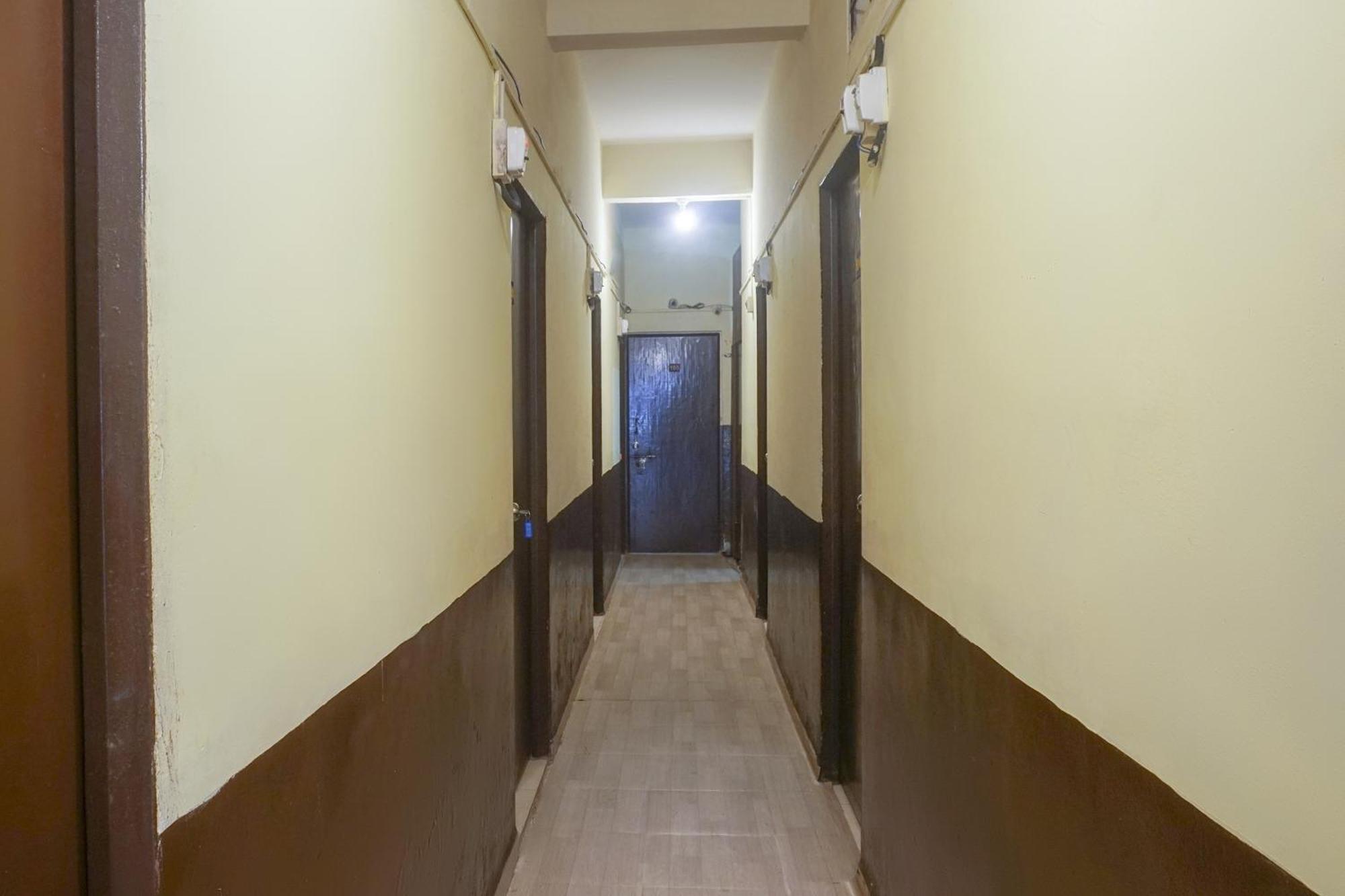 Hotel O R K Hotel Pimpri-Chinchwad Exteriör bild