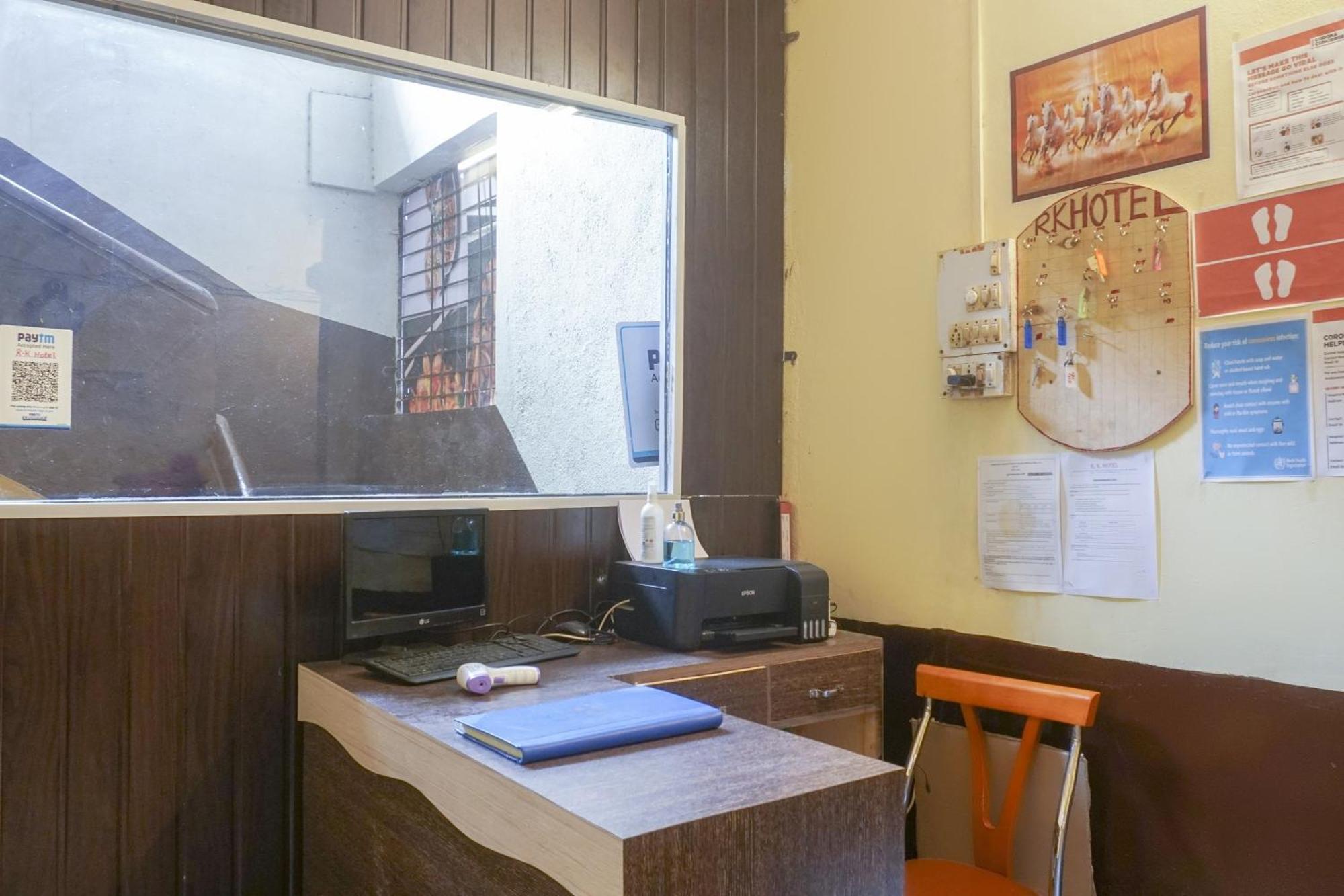 Hotel O R K Hotel Pimpri-Chinchwad Exteriör bild